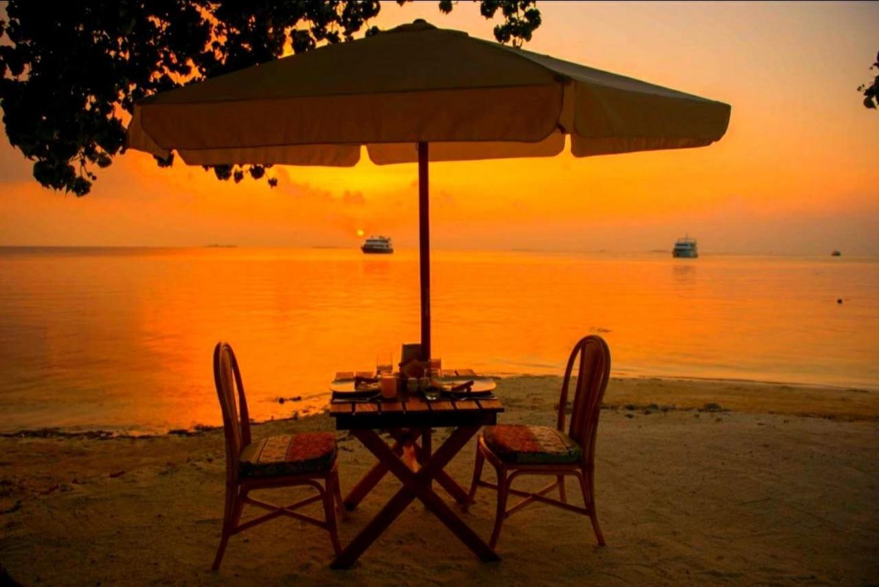 Sunset Beach View Dhangethi Luaran gambar